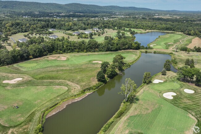 Bull Run Golf Club offers scenic fairways near Woolsey.