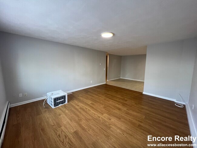 240 Babcock St unit 222-1C, Brookline, MA 02446 - photo 3