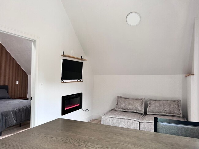 496 Carr Ave unit Studio B, Aromas, CA 95004 - photo 6