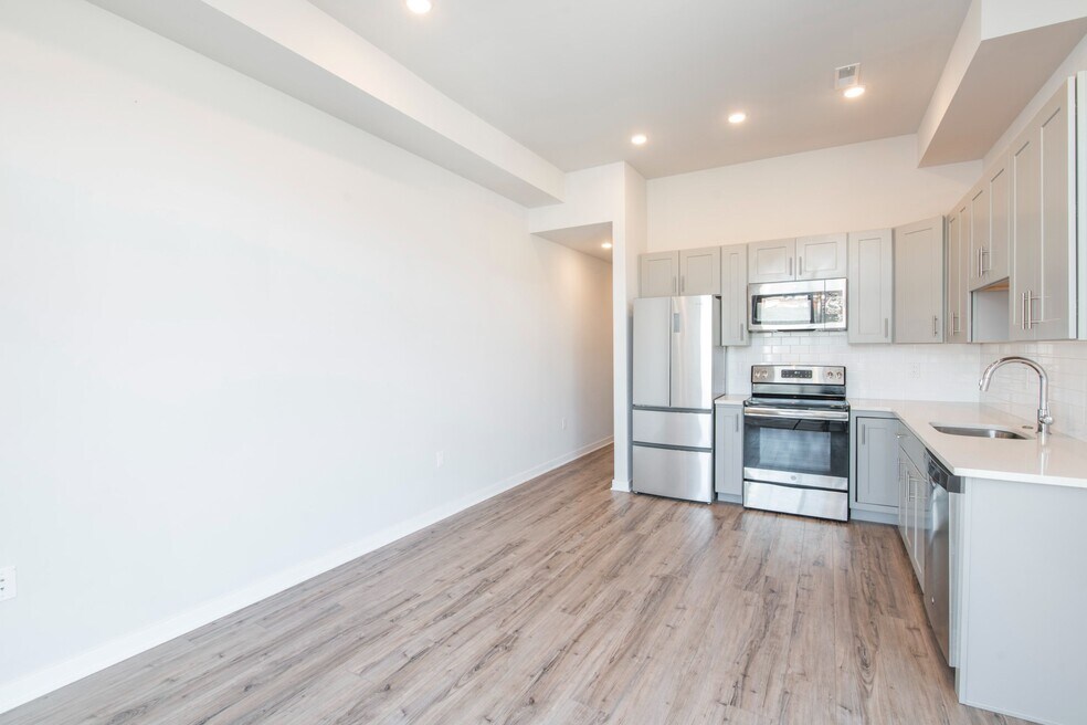 1143 N 3rd St unit 303, Philadelphia, PA 19123 - photo 1