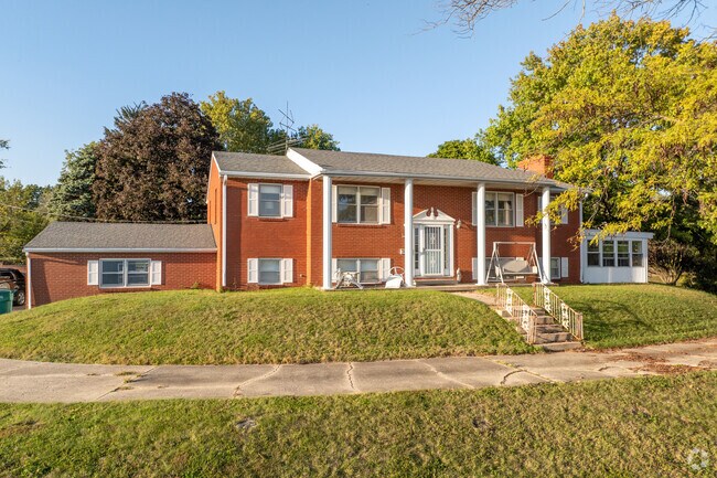 Homewood's large homes are set alongside Lake Decatur.