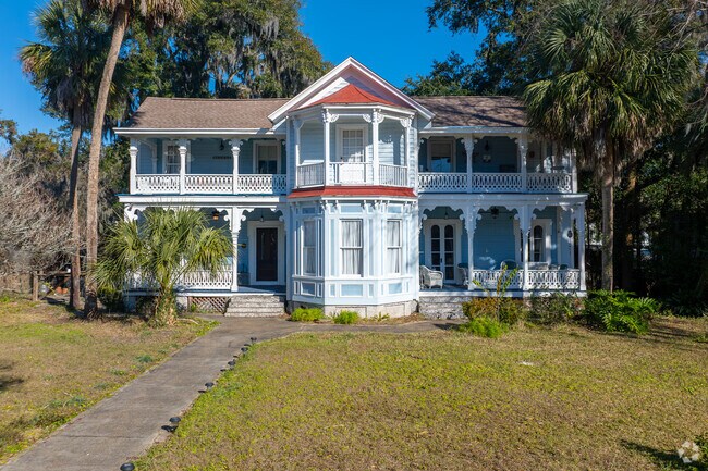 Discover the timeless elegance of Brunswick’s Victorian homes.