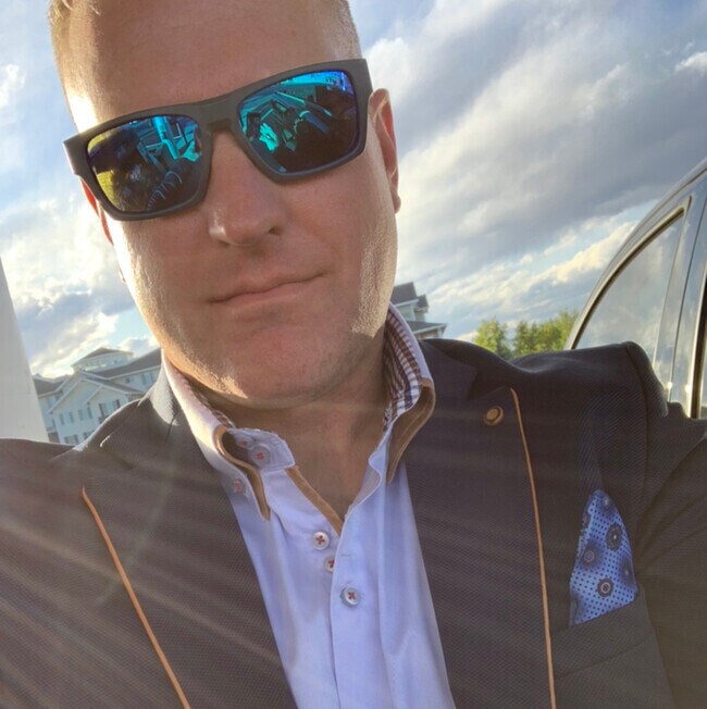 Agent Photo