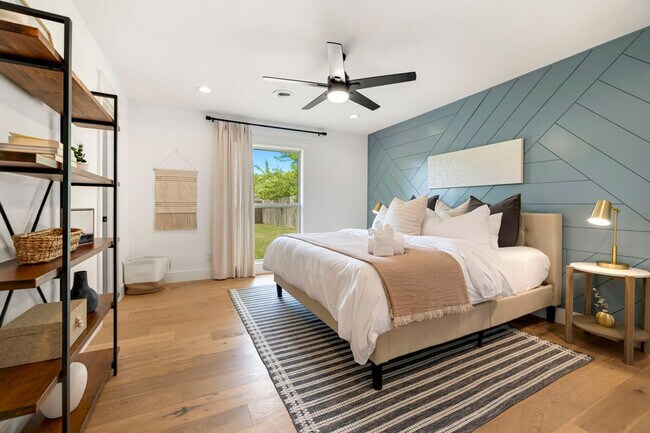 1806 SW D St unit ID1221910P, Bentonville, AR 72712 - photo 4