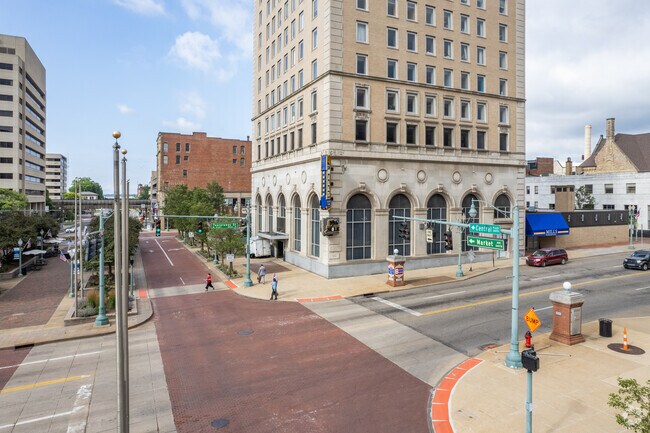 Market Ave. & Tuscarawas St., easiest way to get to and from downtown Canton from Whittier Park.