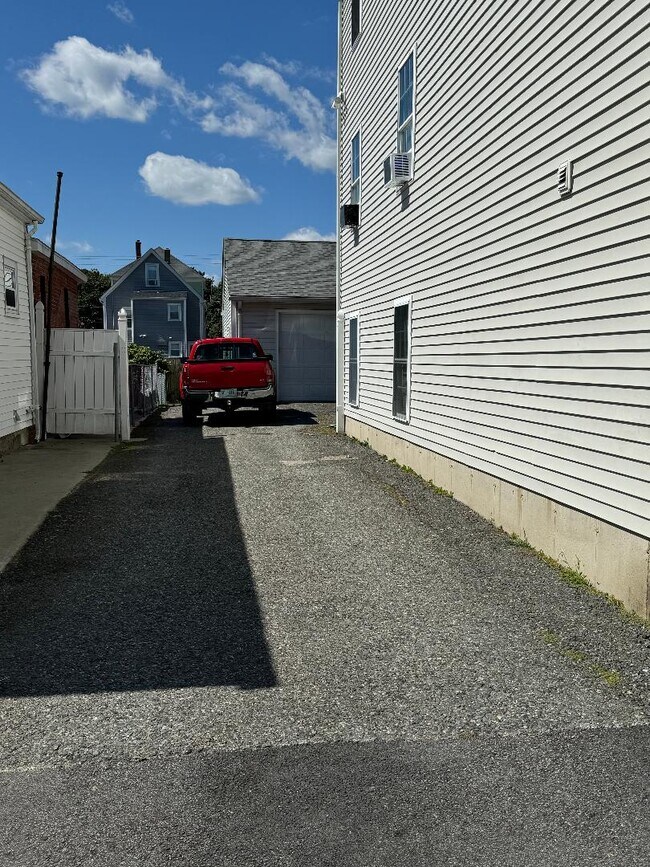 12 Easterbrooks Ave unit 2, Bristol, RI 02809 - photo 4