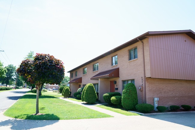 Perilli Apartments - Suncrest, Morgantown, WV 26505 - photo 2
