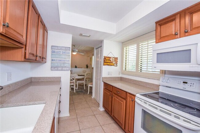 6706 Sarasea Cir unit ID1364701P, Sarasota, FL 34242 - photo 5
