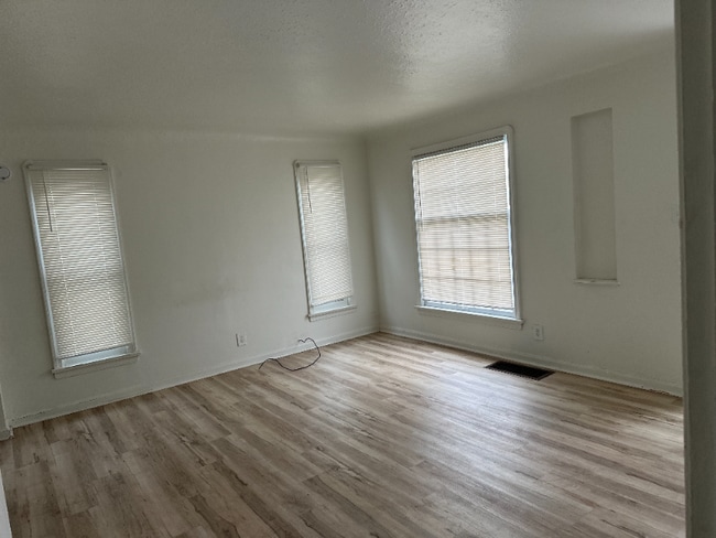 4848 E 84th St, Cleveland, OH 44125 - photo 5