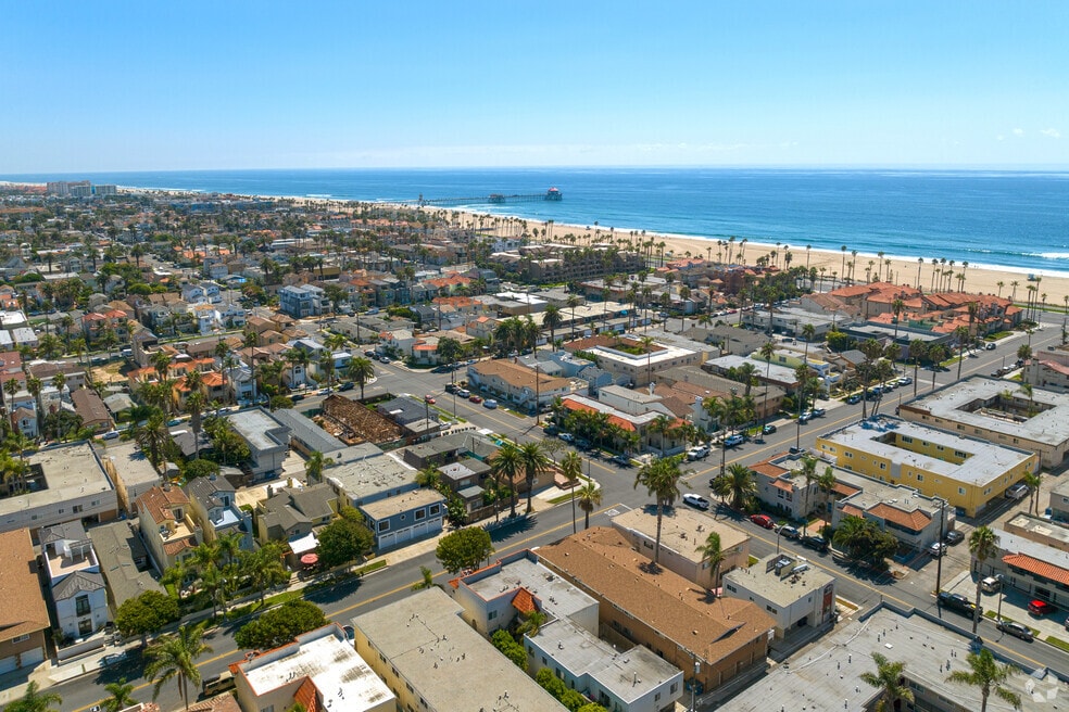Downtown Huntington Beach