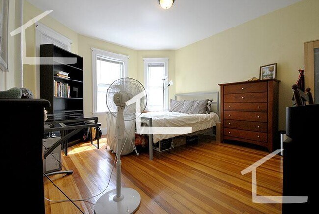 29 Gerald Rd unit 2, Brighton, MA 02135 - photo 2