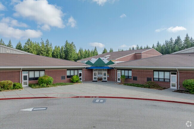 Green Mountain Elementary School has an overall Niche Grade of a B in Fort William Symington.