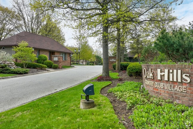 Oak Hills residents living in the Club Village enjoy all the benefits of country club living.