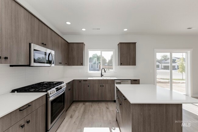 2415 N Silver Wolf Place, Star, ID 83669 - photo 7