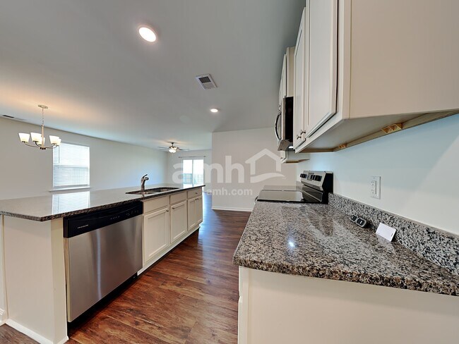 67 Hogan Dr, Richmond Hill, GA 31324 - photo 6