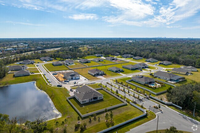 Lake Howell also has neighborhoods with large lots.