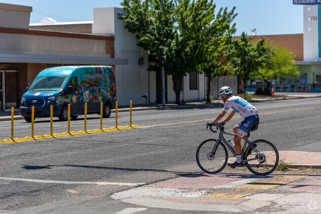 Dunbar Spring is a biking community, with access to many parts of the city very quickly.