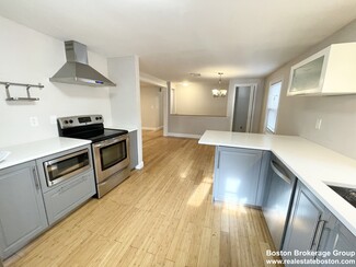 114 Buttonwood St, Boston, MA 02125