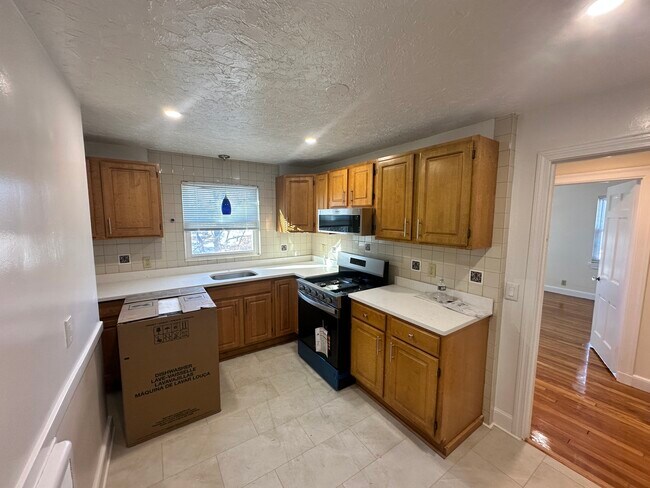 5 Bishop Rd unit 4, Quincy, MA 02170 - photo 4