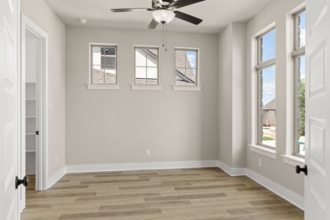 1802 Crimson Sunset Dr, Georgetown, TX 78628 - photo 3