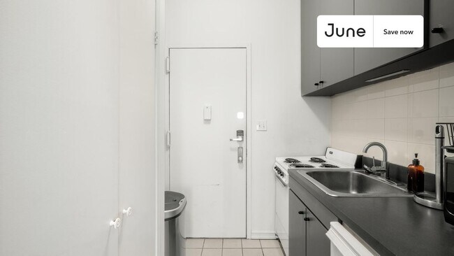 418 W 49th St unit 2D, New York, NY 10019 - photo 4