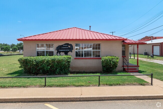 Geary High School serves grades 9 through 12.