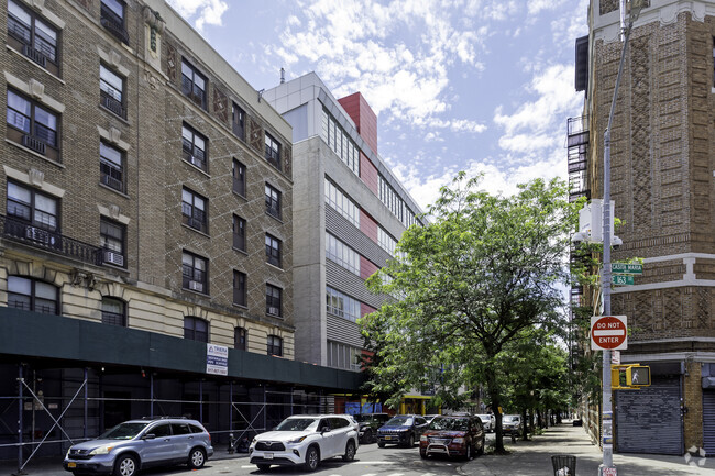 Woodstock: Bronx Studio School for Writers & Artists cultivating great students.