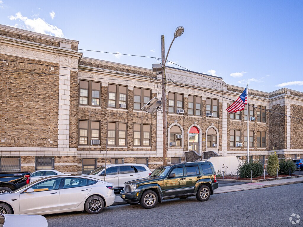 Livingston Elementary School is a public school located in NEW BRUNSWICK, NJ