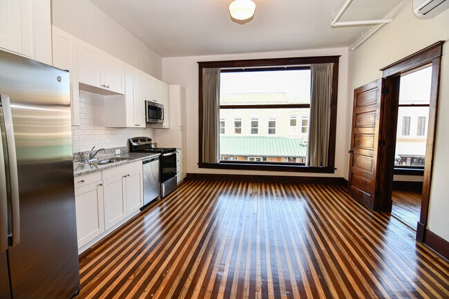 32 W Main St unit 201, Marshalltown, IA 50158 - photo 3