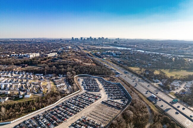 Talbot's Corner is close to I-24 for quick commutes to downtown Nashville.