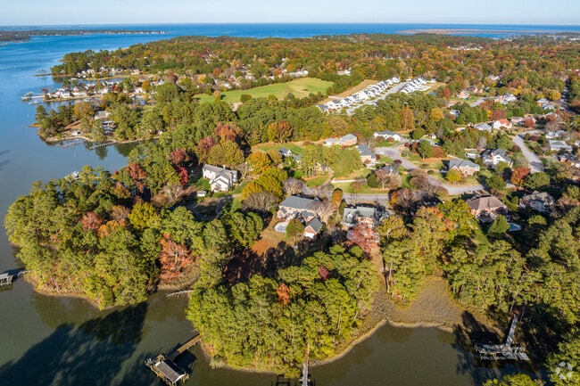 Citizens of Poquoson Shores have easy access to local amenities.