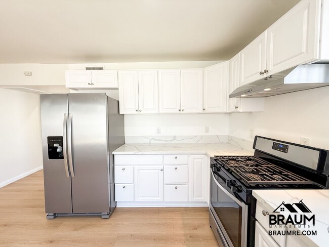 1421 Centinela Ave unit B, Santa Monica, CA 90404 - photo 6