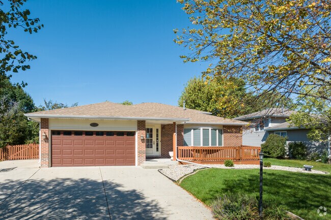 Pasquinellis Hickory Oaks has a variety of home styles, including ranch.