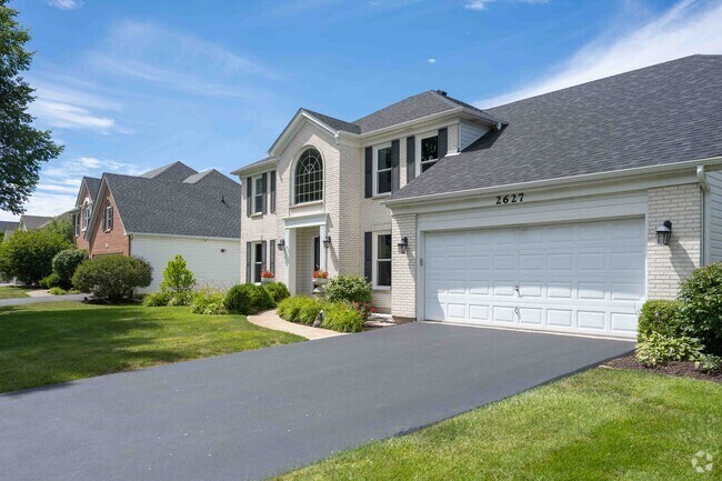 The majority of homes in High Meadow have multiple levels and include a spacious front yard.