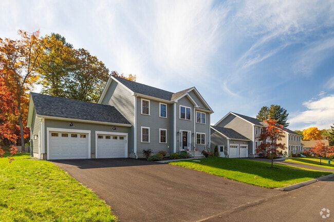 Beautiful cul-de-sac homes are sprinkled throughout Harvard.