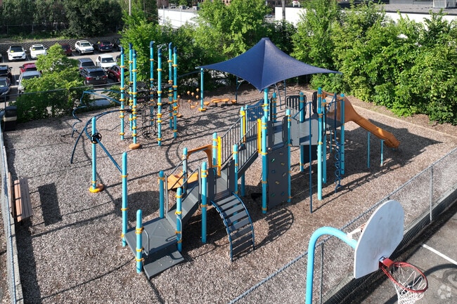 Annunciation Catholic School has a student-teacher ratio of 13 to 1.