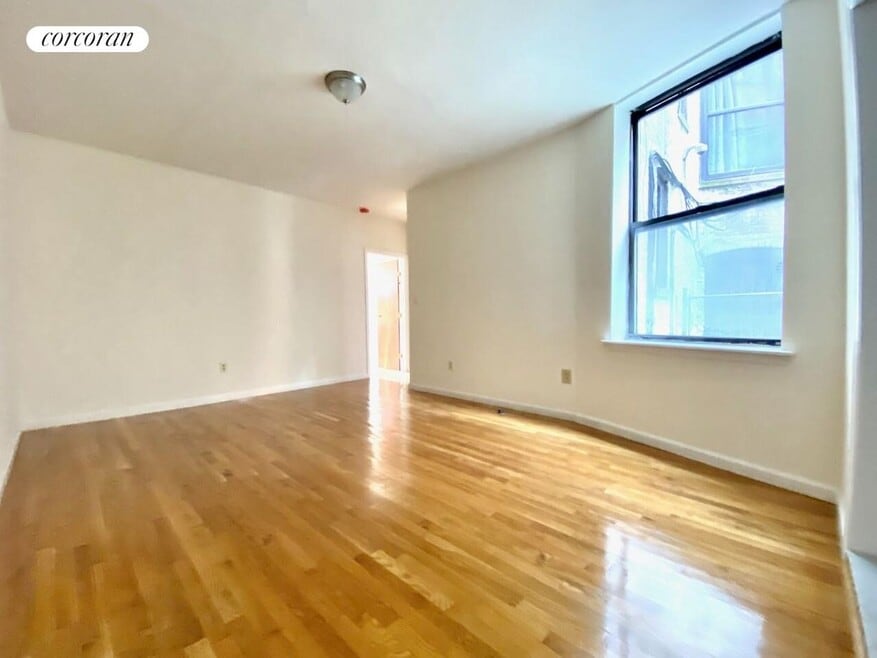 585 Isham St, New York, NY 10034 - photo 1