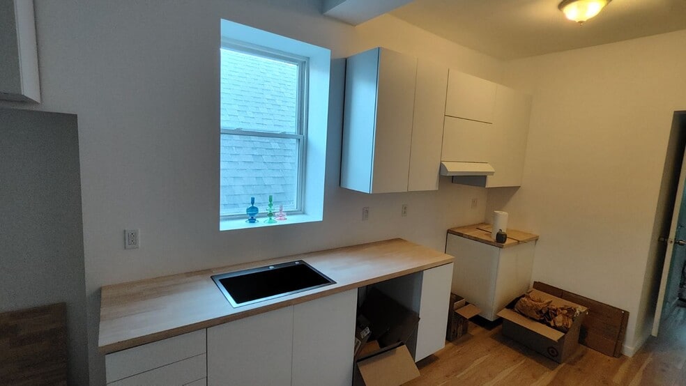 New kitchen almost finished