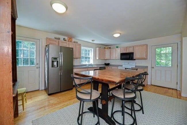 16 Dragonfly Ln unit B, Kennebunkport, ME 04046 - photo 6