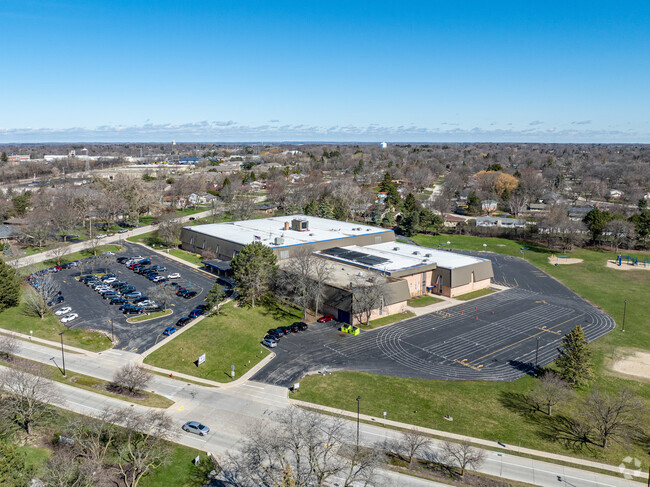 Students living in Glendale can attend Glen Hills Middle School.