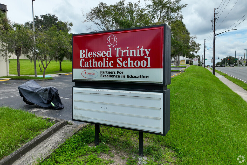 Blessed Trinity School in Southeast Ocala, FL serves students K-8th, preparing for highschool.
