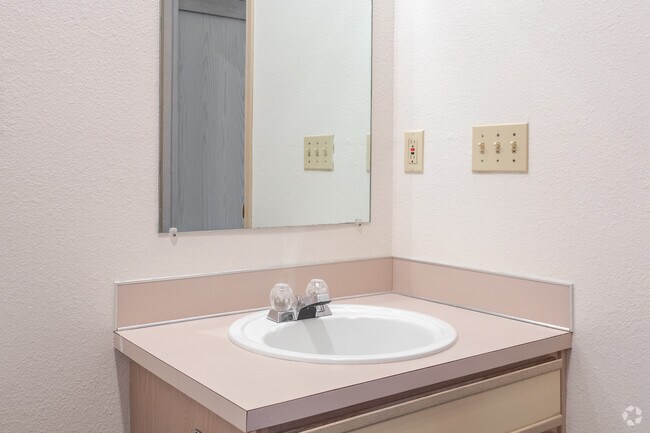 Country Club Apartments, Eugene, OR 97401 - photo 5