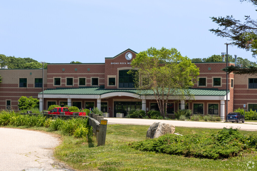 Main entrance at Broad Rock Middle School.