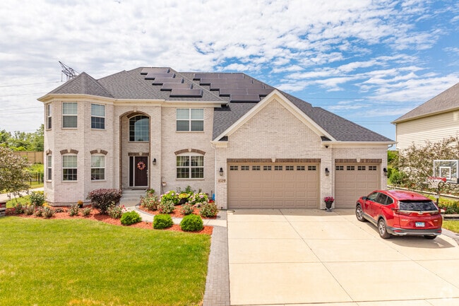 Large single-family homes are available in the Ashwood Park neighborhood in Naperville, IL.