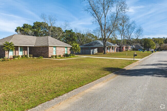 There are also sections of Jackson Creek with newer Craftsman Style homes.