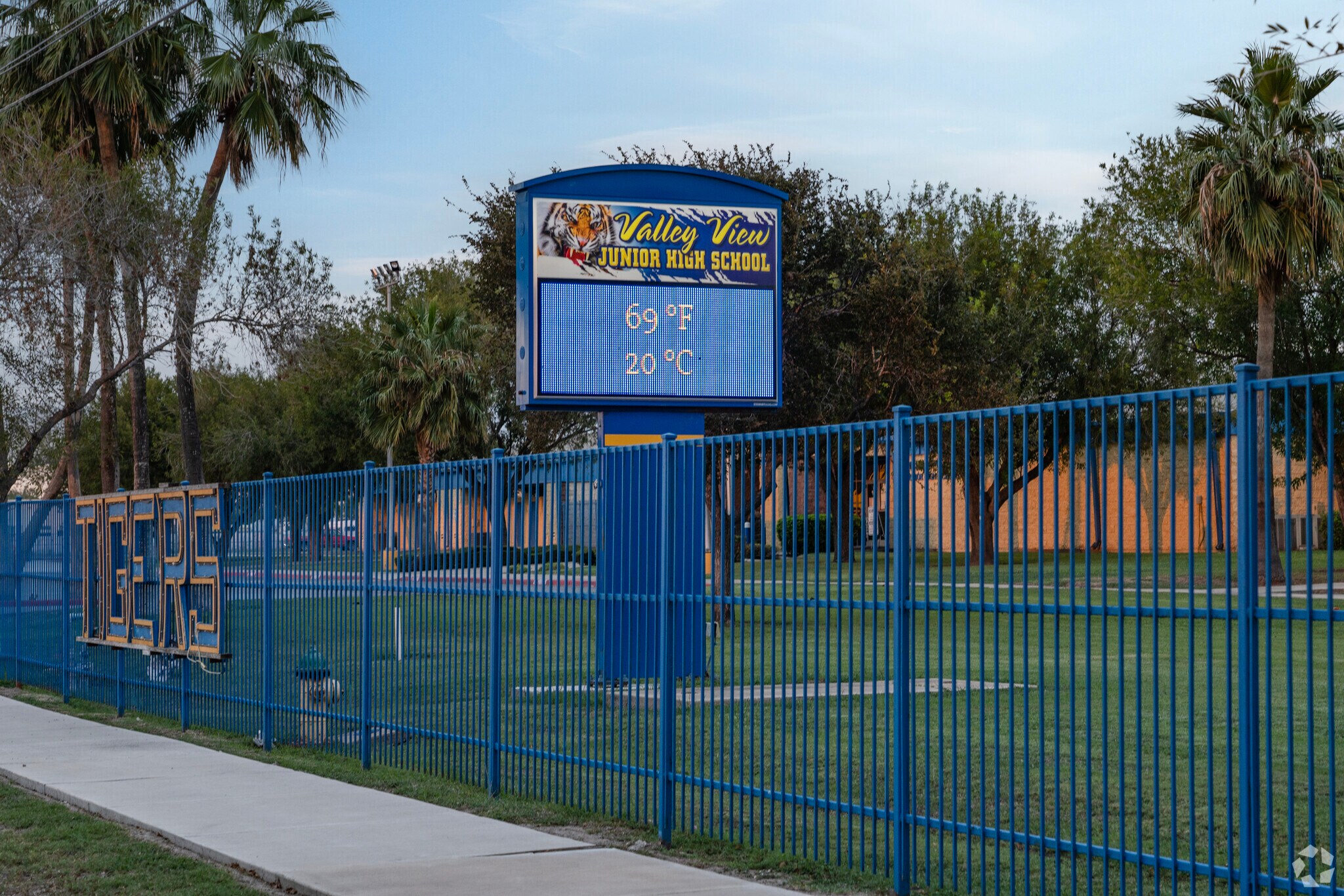 218 W Ruisenor Ave, Pharr, TX 78577