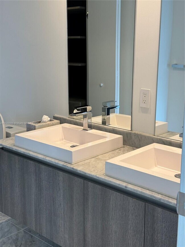 805 S Miami Ave unit 4004, Miami, FL 33136 - photo 6