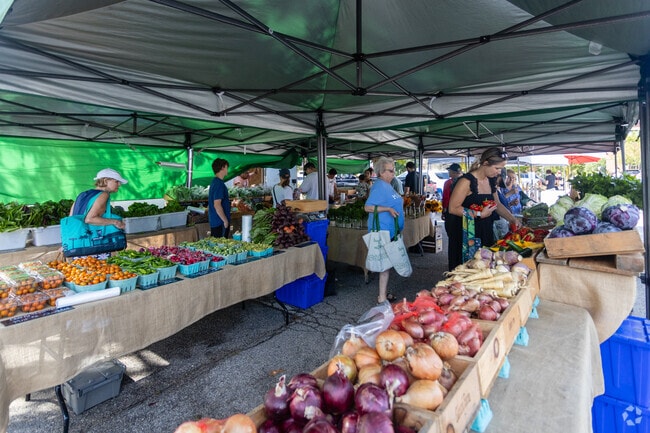 The Scarborough Farmers’ Market in Maine is a great place to find fresh, locally-grown produce.