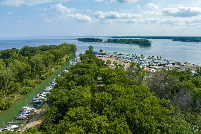 Gross Ile's Ford Yacht Club has a beautiful and secluded setting with a marina for boating.