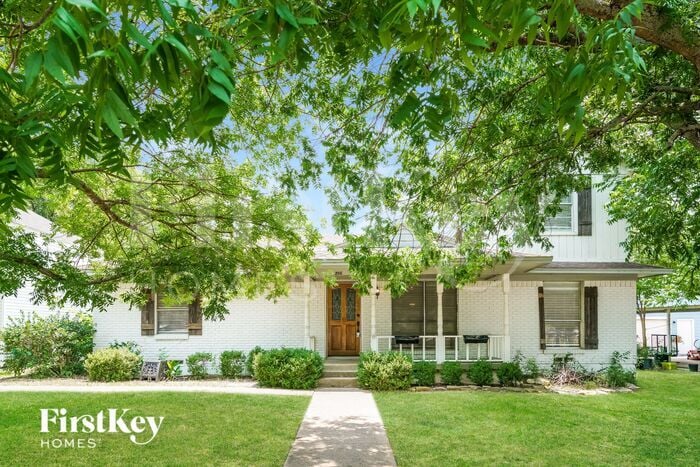 206 E 5th St, Ferris, TX 75125 - photo 1